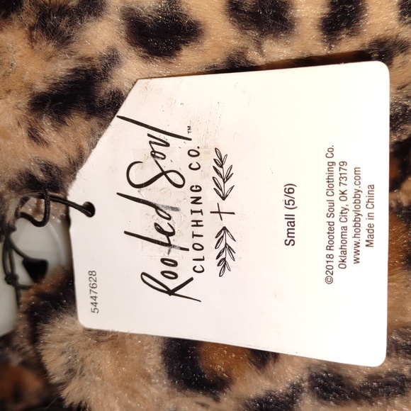 👣ROOTED SOUL Cheetah/Leopard Print Slippers footwear - Picture 3 of 10